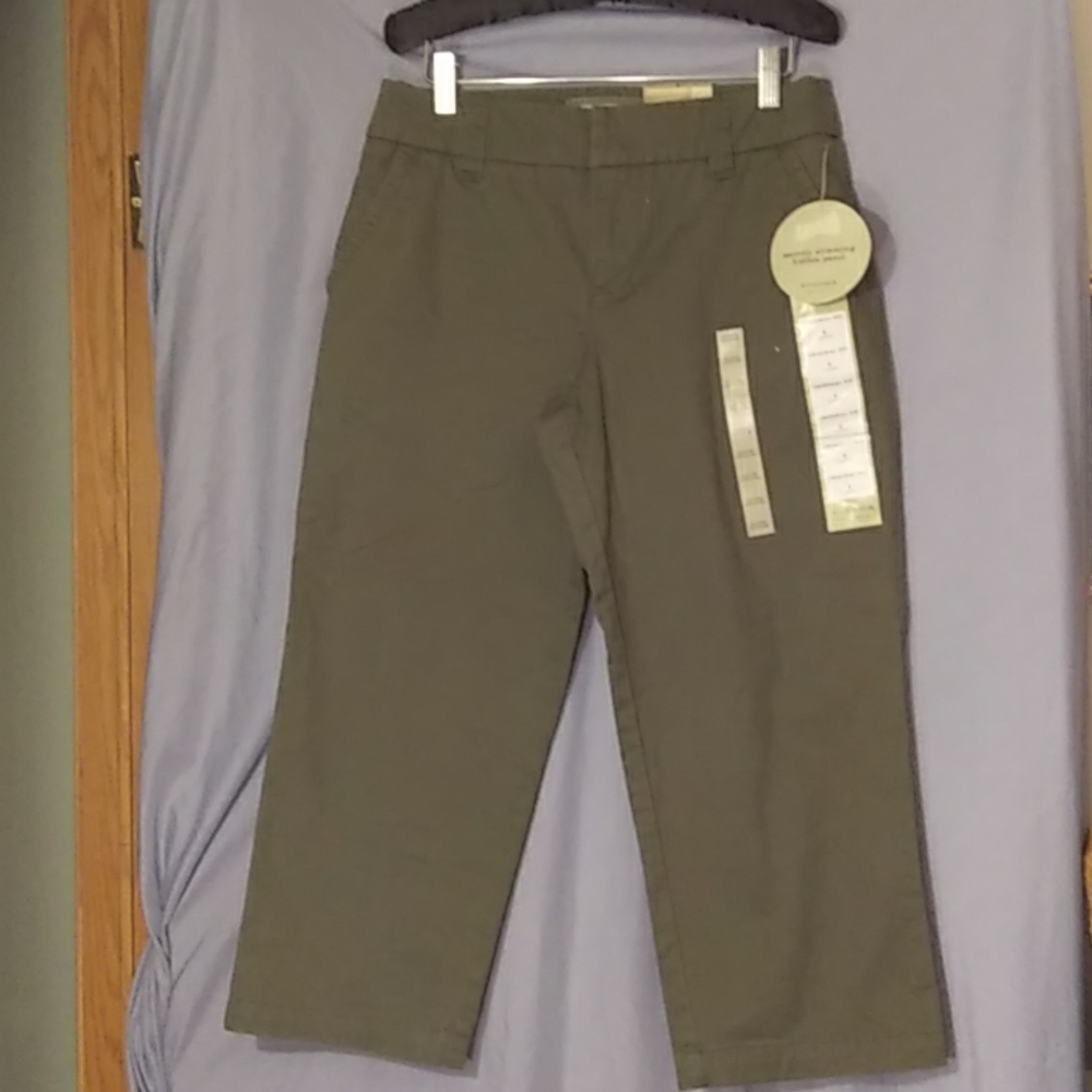 Ladies, Sz 6 NWT, capri's